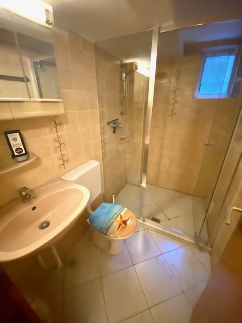 G79 Badezimmer UG Erdgeschosswohnung Fl�rsheim