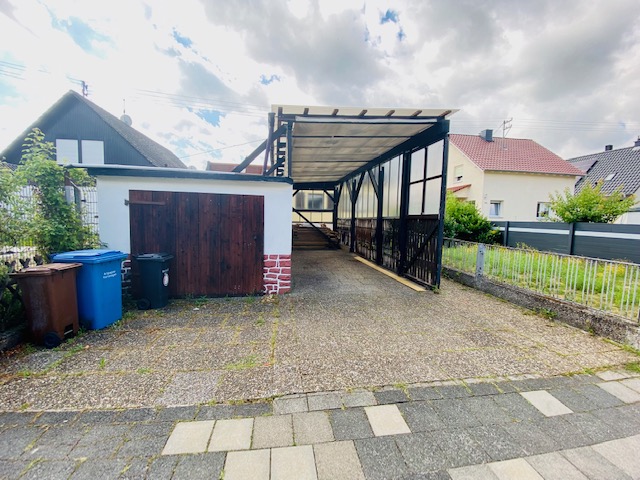 P37 Stra�enansicht Garage Carport Einfamilienhaus Hattersheim-Eddersheim
