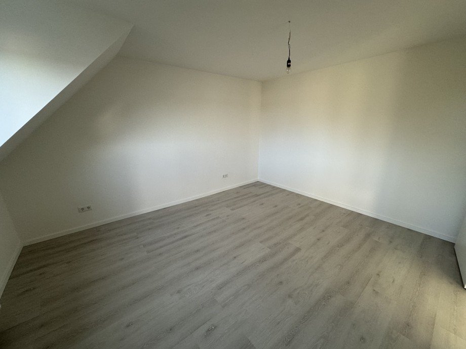 B37 Schlafz. 1 Dachgeschosswohnung Hattersheim-Eddersheim