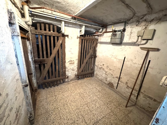 G17 Keller Flur Mehrfamilienhaus Frankfurt H�chst