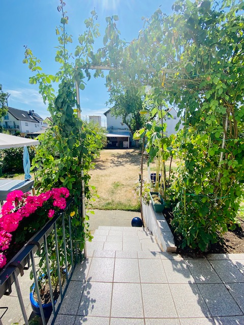 Ausblick Terrasse Garten Zweifamilienhaus Hattersheim-Eddersheim