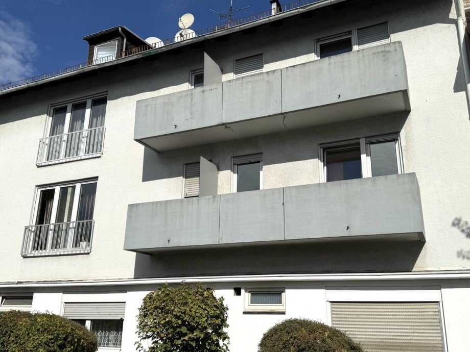 F17 Hausansicht Etagenwohnung Frankfurt Griesheim