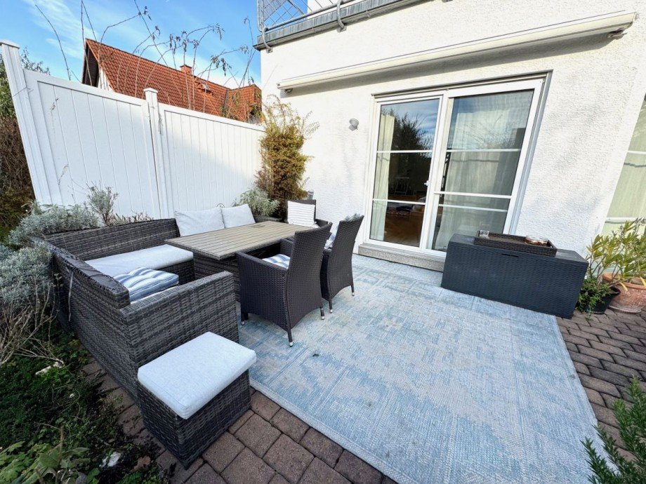 B4 Terrasse Bild 2 Doppelhaush�lfte R�sselsheim-Bauschheim