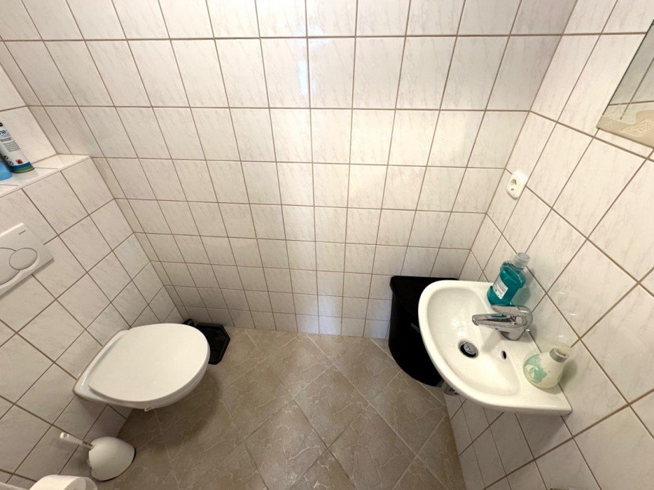 P5 WC EG Doppelhaush�lfte Hattersheim Okriftel