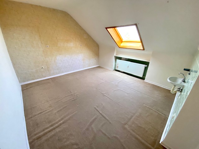 L10 Schlafzimmer DG Doppelhaush�lfte Fl�rsheim-Weilbach