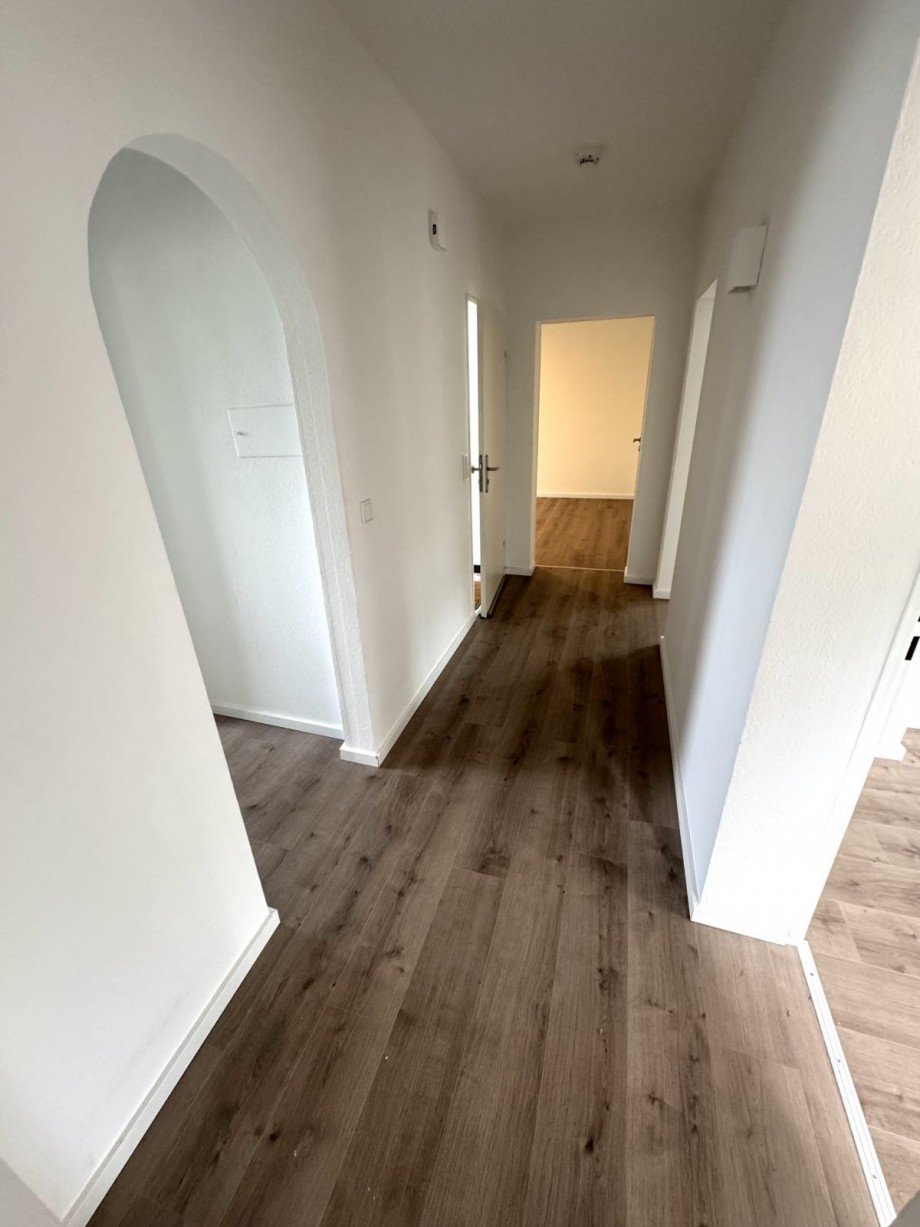 B69 Flur 1.OG Etagenwohnung Hattersheim Eddersheim