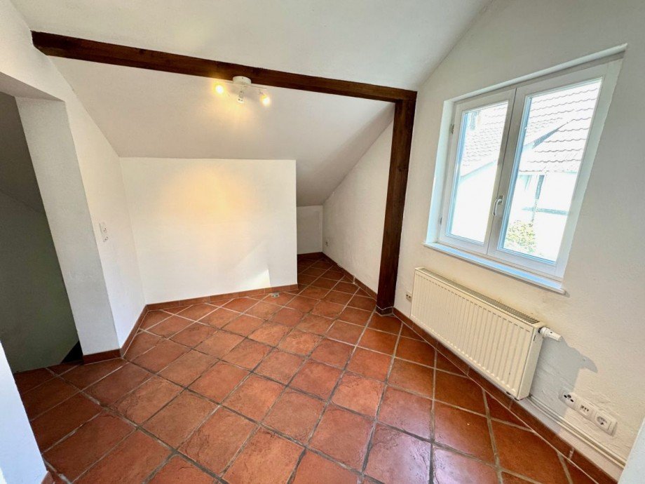 B12 �bergangszimmer zur ELW Mehrfamilienhaus Hattersheim Eddersheim