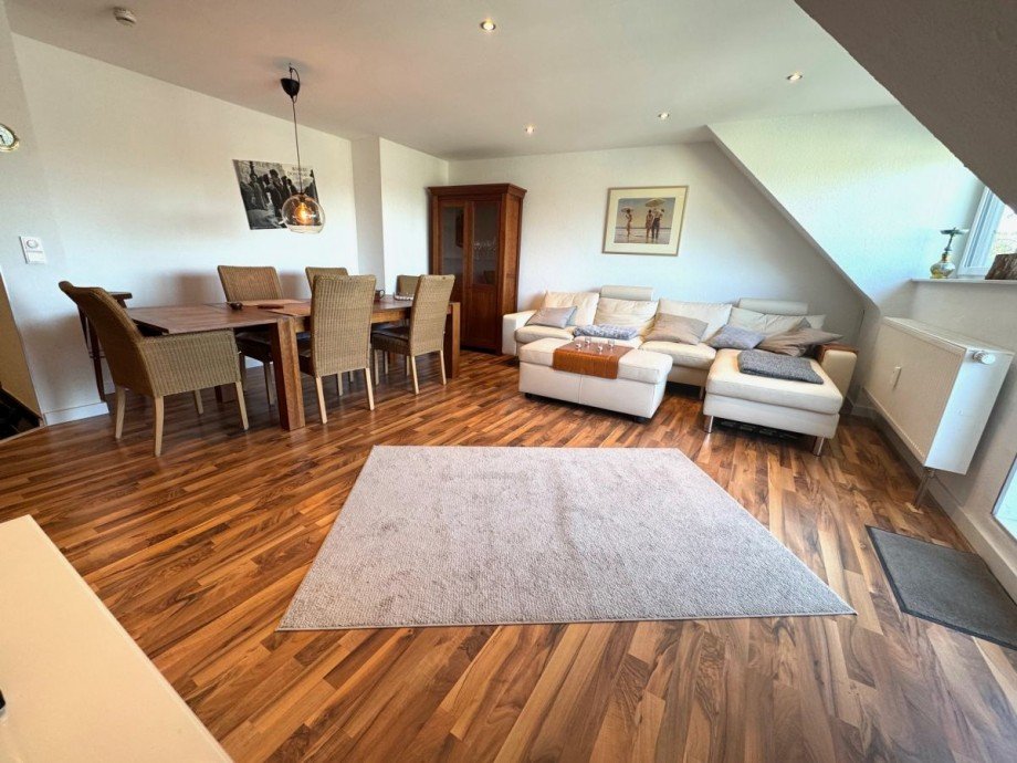 W10 Wohn Esszimmer Bild 2 Maisonettewohnung Unterliederbach