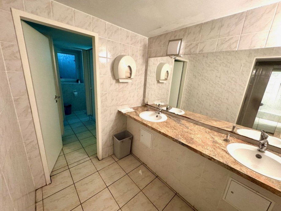 AS79 Gastst�tte Damen Toilette UG Haus Frankfurt