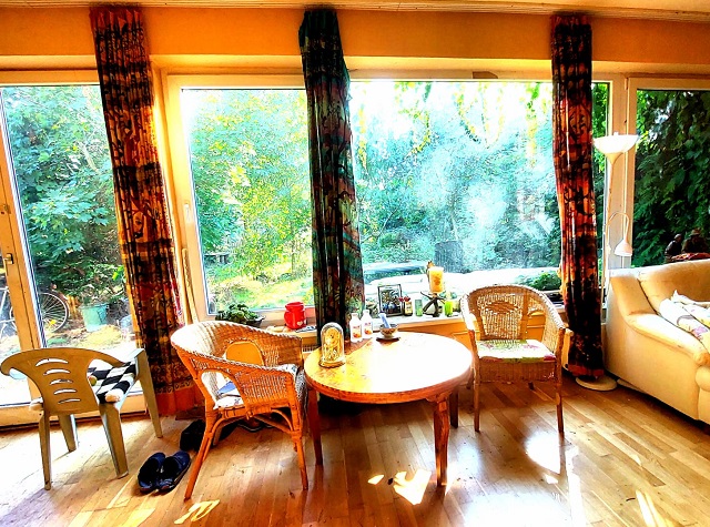 S3 Berlin Ausblick vom Wohnzimmer Bungalow Berlin
