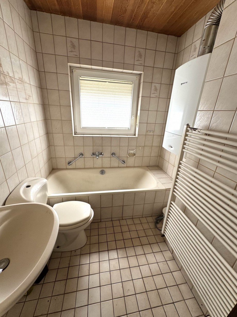 S39 Badezimmer OG Mehrfamilienhaus Hattersheim