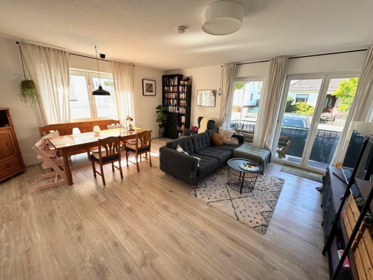 GG8 Wohn Esszimmer Raunheim Maisonettewohnung Gro�z�gige 4-Zimmer-Maisonette-Wohnung im Erdgeschoss