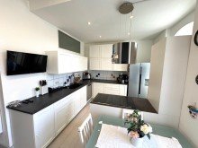 I23 K�che Top 5-Zimmer-Maisonette-Altbauwohnung im EG inkl. S�d-West Garten