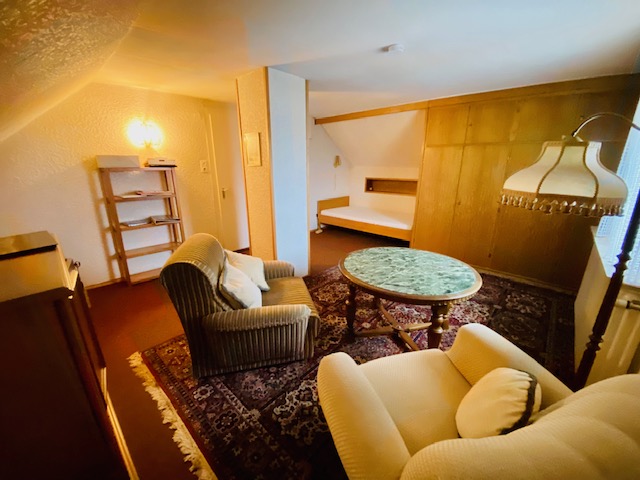 G�stezimmer Dachgeschoss Einfamilienhaus Fl�rsheim