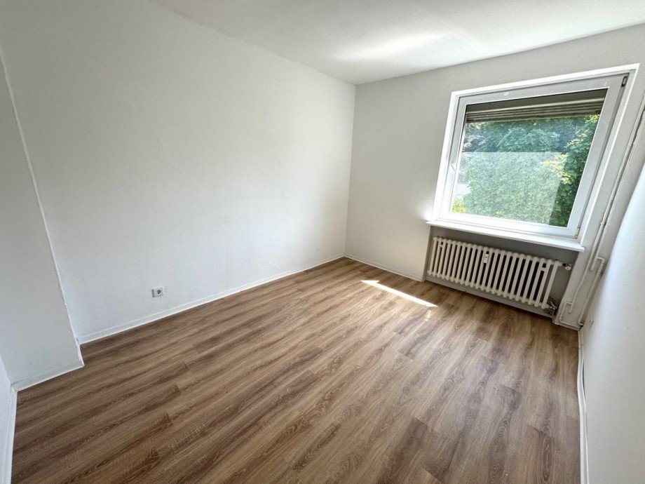 NL44 Zimmer 1 OG Doppelhaush�lfte Frankfurt