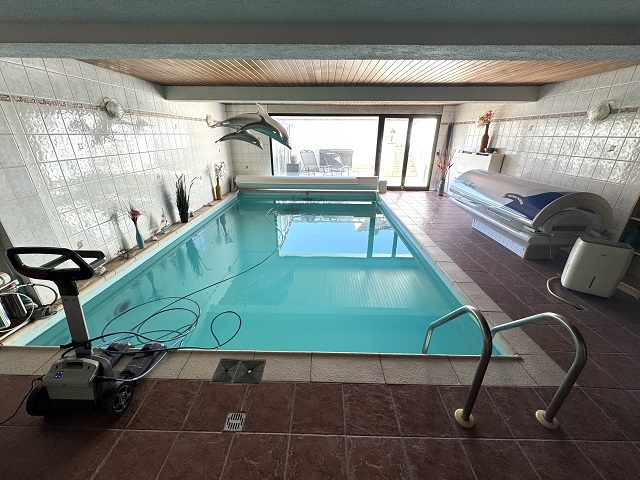 H5 Schwimmbad Haus Hattersheim Eddersheim