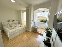 I23 Schlafzimmer mit Fernblick Top 5-Zimmer-Maisonette-Altbauwohnung im EG inkl. S�d-West Garten