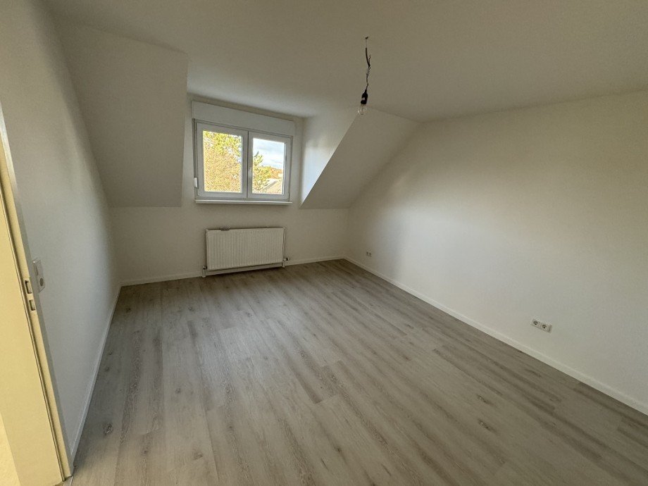 B37 Schlafz. 2 Dachgeschosswohnung Hattersheim-Eddersheim