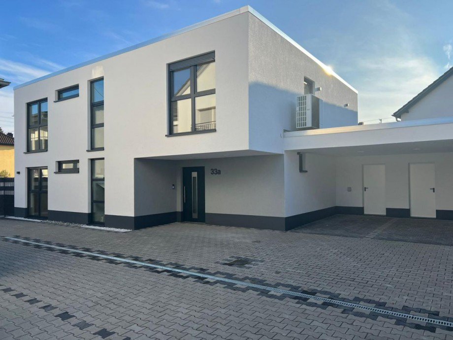 Aussenansicht und Parkpl�tze Wohnung Hattersheim-Eddersheim