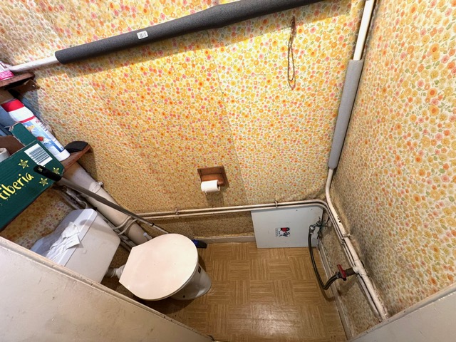 G17 WC Zwischenebene Mehrfamilienhaus Frankfurt H�chst