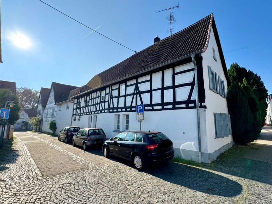 B12 Hausansicht 1 Mehrfamilienhaus Hattersheim Eddersheim