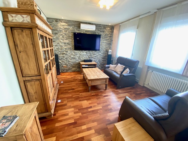 K15 Wohnzimmer Haus Nauheim