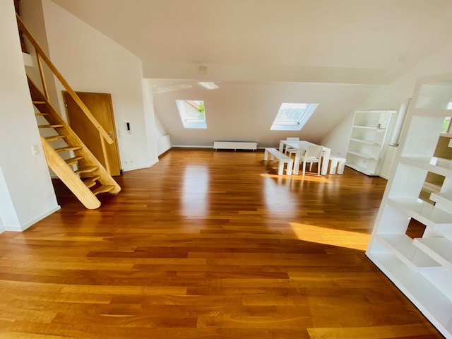 Studio Bild 3 Dachgeschosswohnung Fl�rsheim-Weilbach