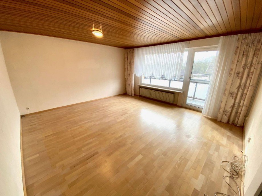 E24 Wohnzimmer Etagenwohnung Hattersheim-Okriftel