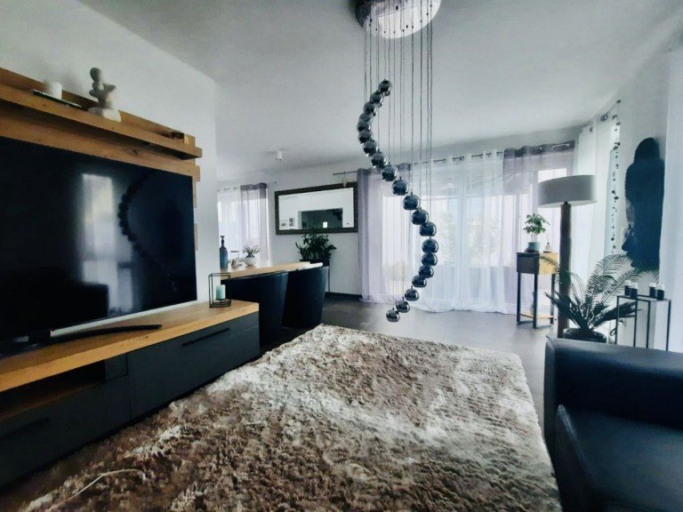 F109 Wohnzimmer Fl�rsheim-Bad Weilbach Doppelhaush�lfte Moderne Doppelhaush�lfte mit vielen Extras in sehr guter Lage