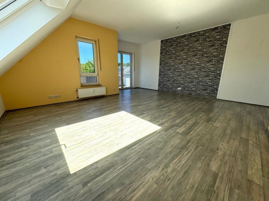 ADL2Wohnzimmer Bild2 Maisonettewohnung Hattersheim Eddersheim