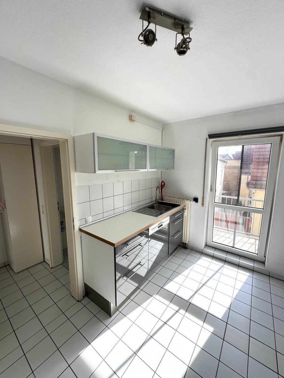 O5 K�che Bild 2 Etagenwohnung Hofheim