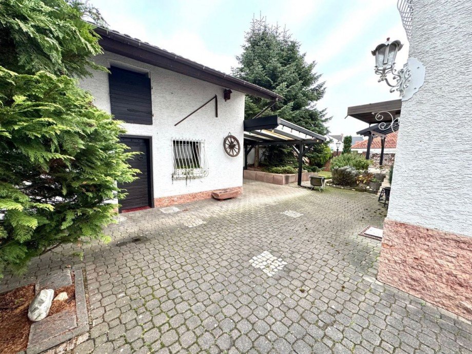 AK2 Hoffl�che Mehrfamilienhaus Hattersheim Okriftel