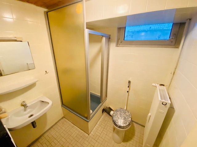 Badezimmer Keller Mehrfamilienhaus Fl�rsheim-Weilbach