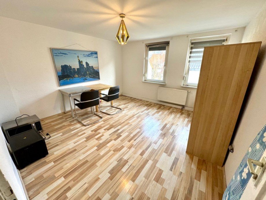 O30 Schlafzimmer Mehrfamilienhaus Frankfurt-Sindlingen