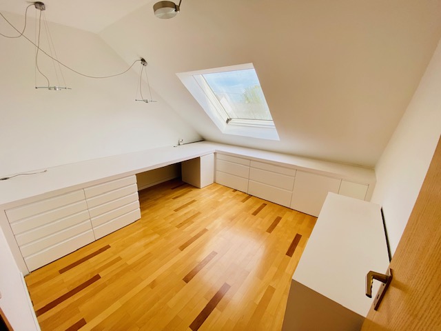 Schlafzimmer 2 oder B�ro Dachgeschosswohnung Fl�rsheim-Weilbach