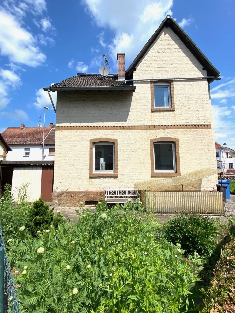 B9 Haus Seitenansicht Einfamilienhaus Hattersheim-Eddersheim