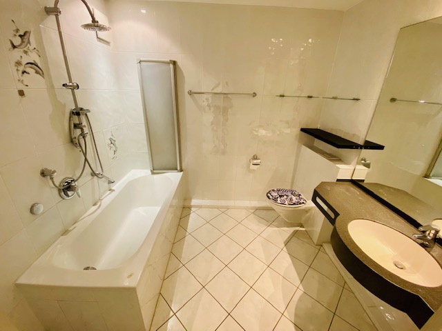 Badezimmer Erdgeschosswohnung Hattersheim