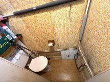 G17 WC Zwischenebene Solides Mehrfamilienhaus 2 Wohnungen frei ! in zentraler Lage von Frankfurt-H�chst