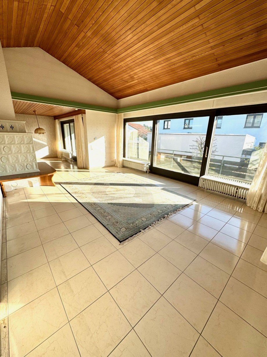 C4 Wohnzimmer Bild 2 Einfamilienhaus Fl�rsheim