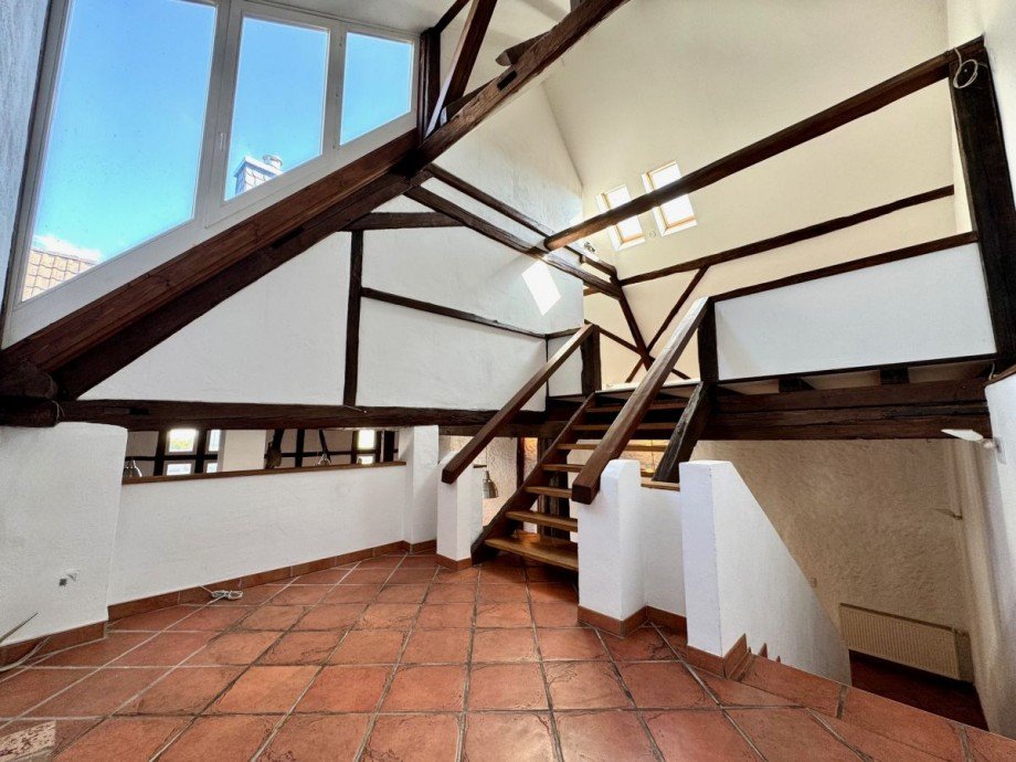 B12 Treppenaufgang Zwischenpodest Scheune Mehrfamilienhaus Hattersheim Eddersheim