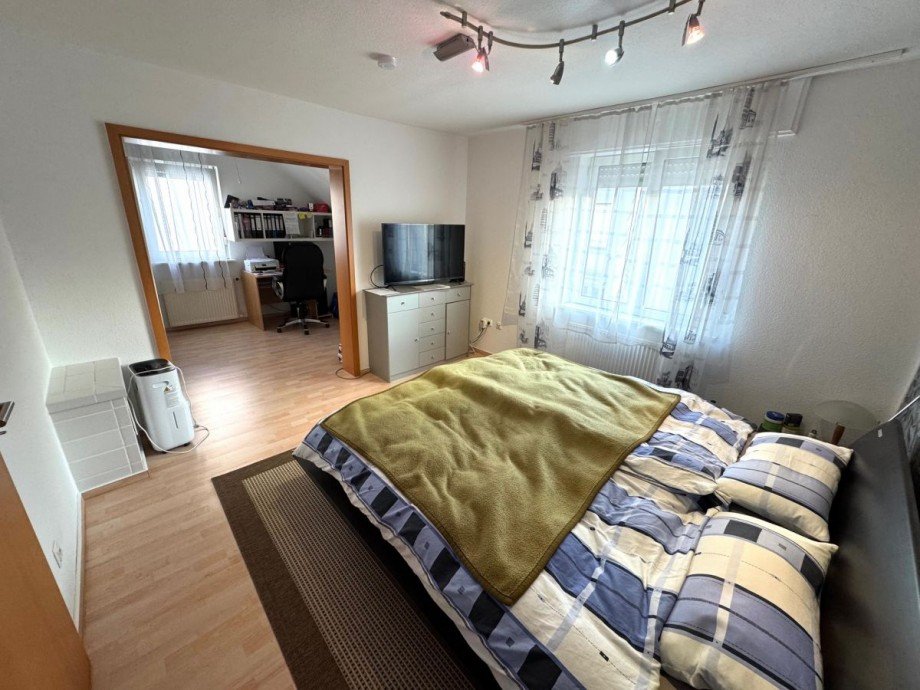 P5 Schlafzimmer OG Doppelhaush�lfte Hattersheim Okriftel