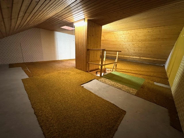 G8 Dachboden Reihenmittelhaus Fl�rsheim