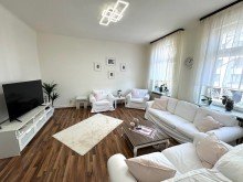 I23 Wohnzimmer  Bild 1 Top 5-Zimmer-Maisonette-Altbauwohnung im EG inkl. S�d-West Garten