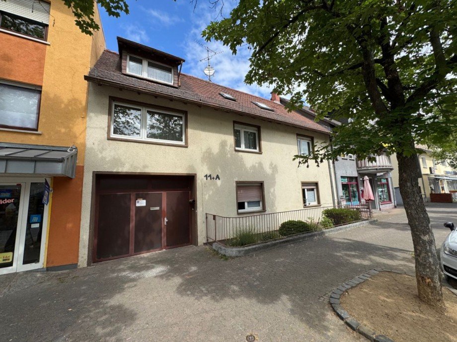 FS11 Au�enans. Str. Mehrfamilienhaus Hattersheim