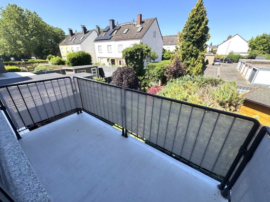 �38 Balkon OG Doppelhaush�lfte Hofheim Wallau