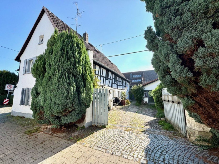 B12 Hausansicht 3 Mehrfamilienhaus Hattersheim Eddersheim
