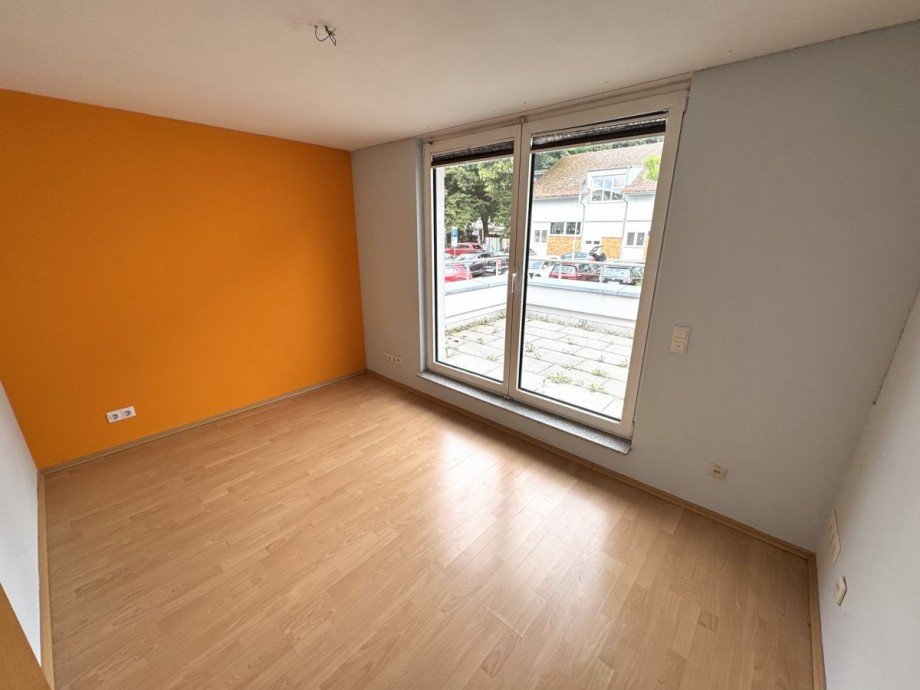 H25 Schlafzimmer B�ro OG Einfamilienhaus Fl�rsheim