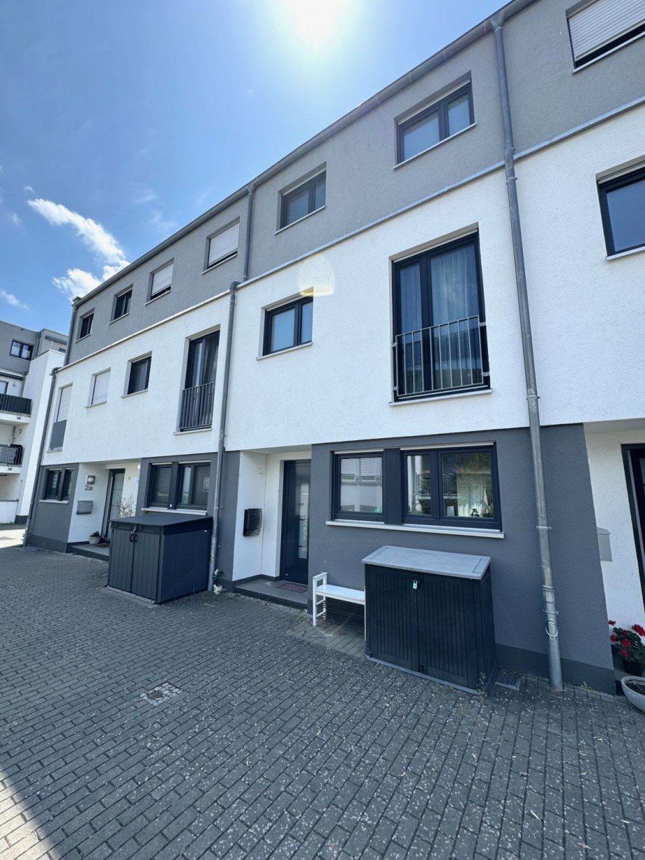B2c Vorderansicht Reihenmittelhaus Hattersheim