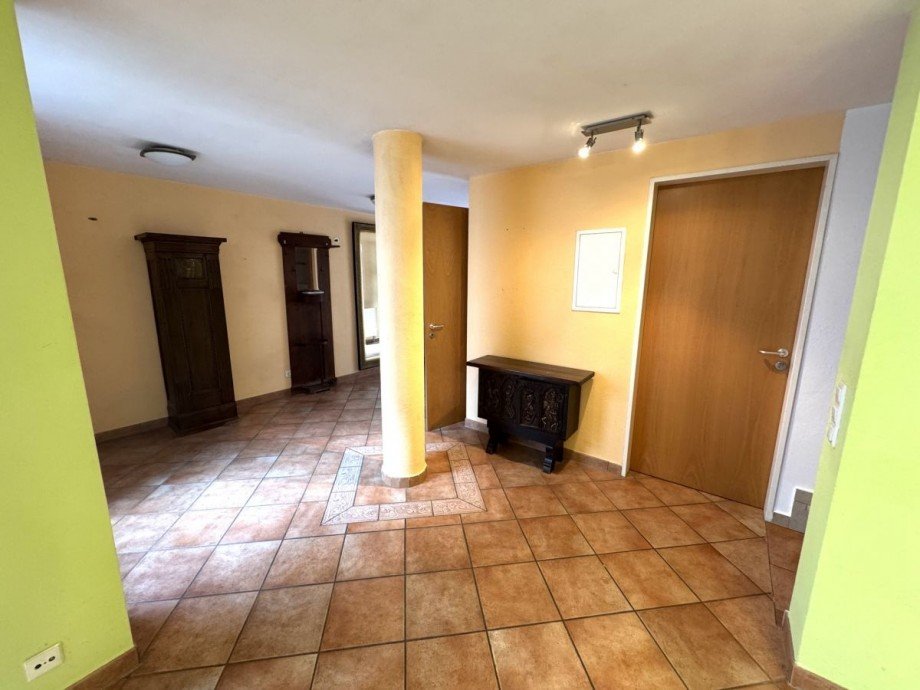 H25 Flur EG Einfamilienhaus Fl�rsheim