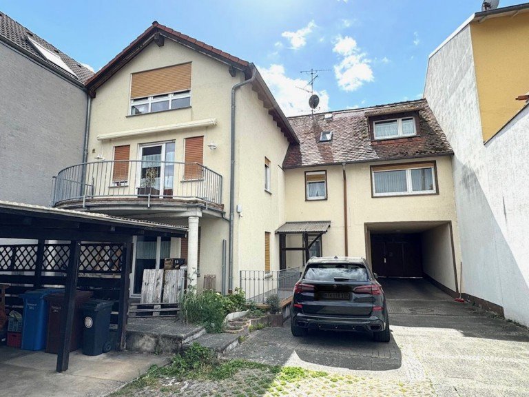 FS11 Ansicht R�ckseite Hattersheim Mehrfamilienhaus Zweifamilienhaus mit Einliegerwohnung in zentraler Lage von Hattersheim am Main